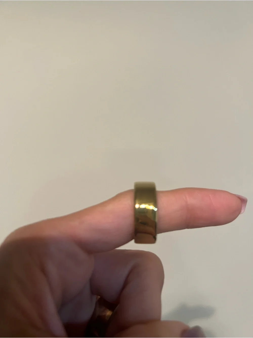 Gold Oura Ring Gen 4 – Size 7 – Like New – $250 ✨